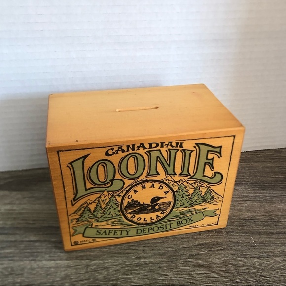 Vtg Wooden Canadian Loonie Coin Bank - Picture 2 of 14